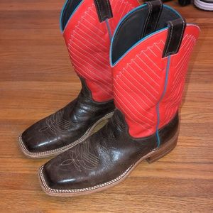 Men’s justin boots 9D.